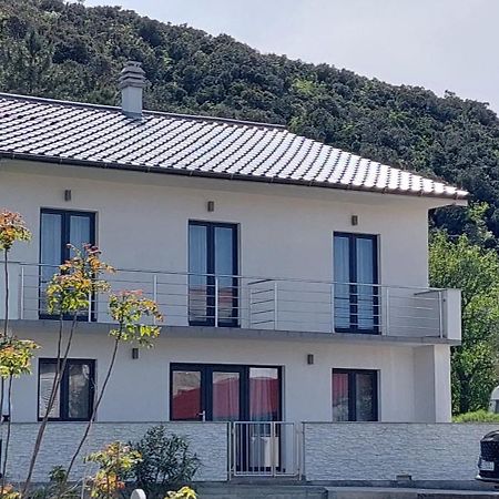 Holiday Apartments Cecilija Supetarska Draga Ngoại thất bức ảnh