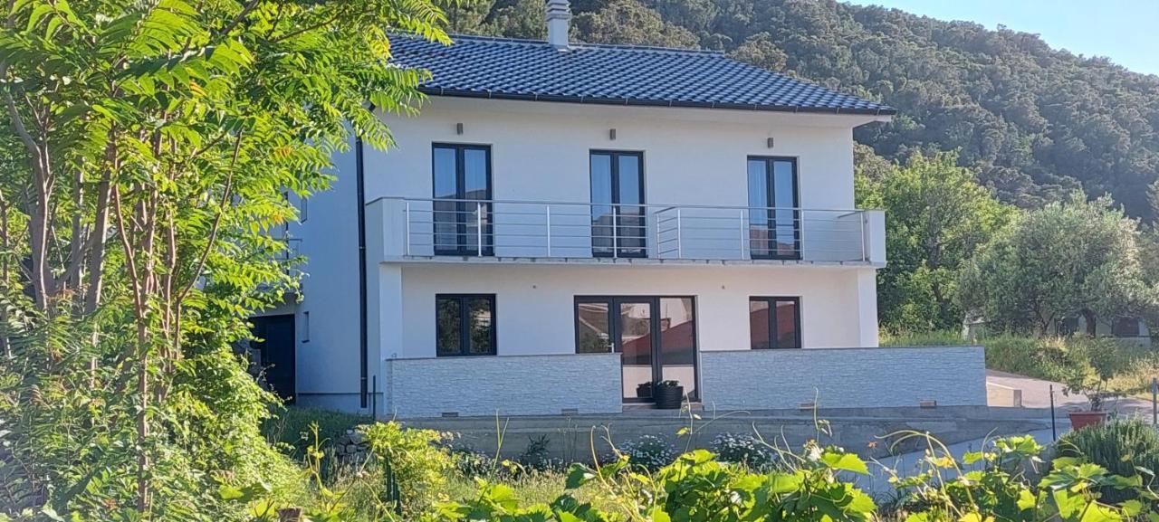 Holiday Apartments Cecilija Supetarska Draga Ngoại thất bức ảnh