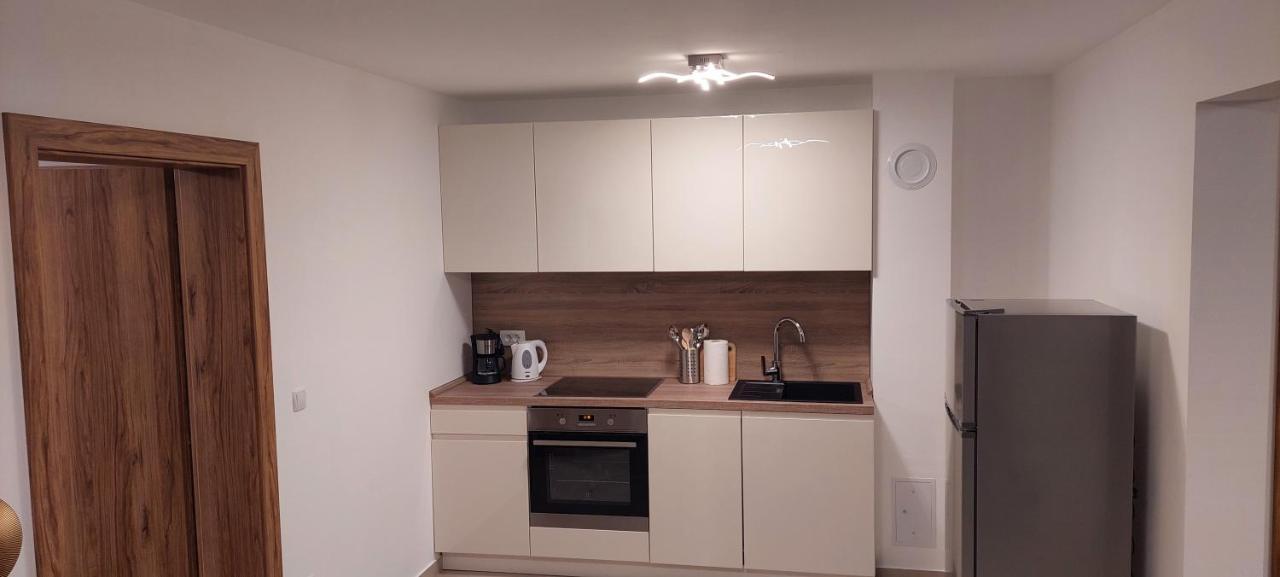 Holiday Apartments Cecilija Supetarska Draga Ngoại thất bức ảnh
