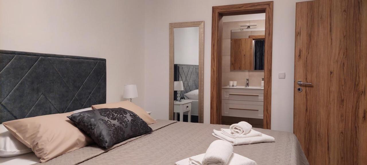 Holiday Apartments Cecilija Supetarska Draga Ngoại thất bức ảnh