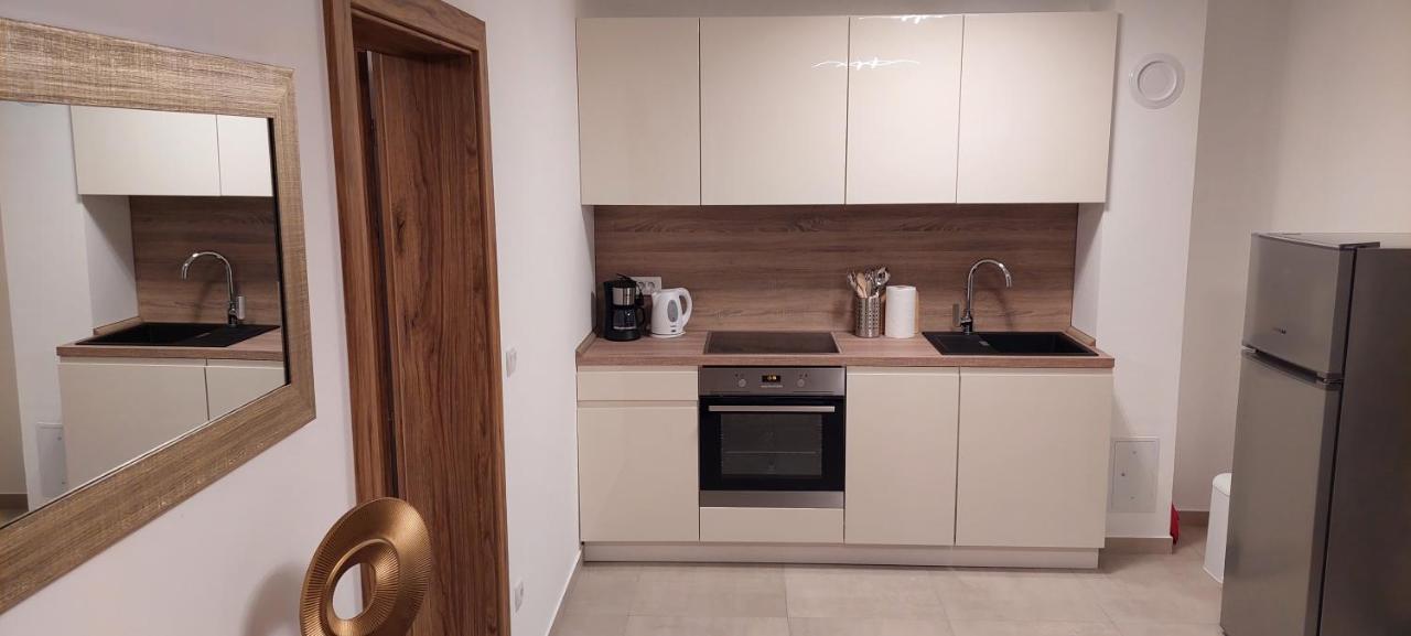 Holiday Apartments Cecilija Supetarska Draga Ngoại thất bức ảnh