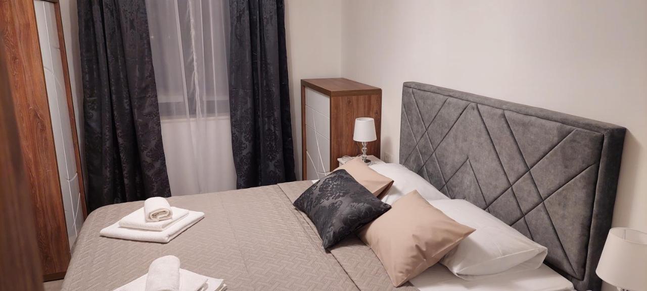 Holiday Apartments Cecilija Supetarska Draga Ngoại thất bức ảnh