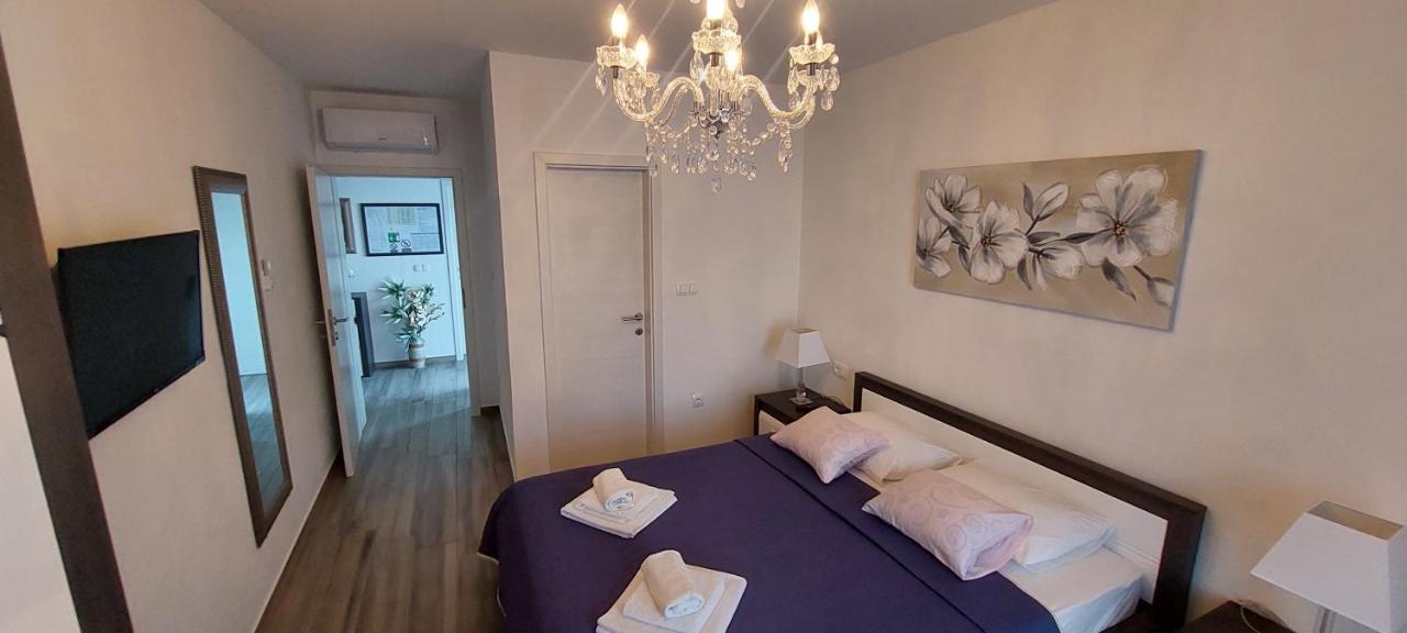 Holiday Apartments Cecilija Supetarska Draga Ngoại thất bức ảnh