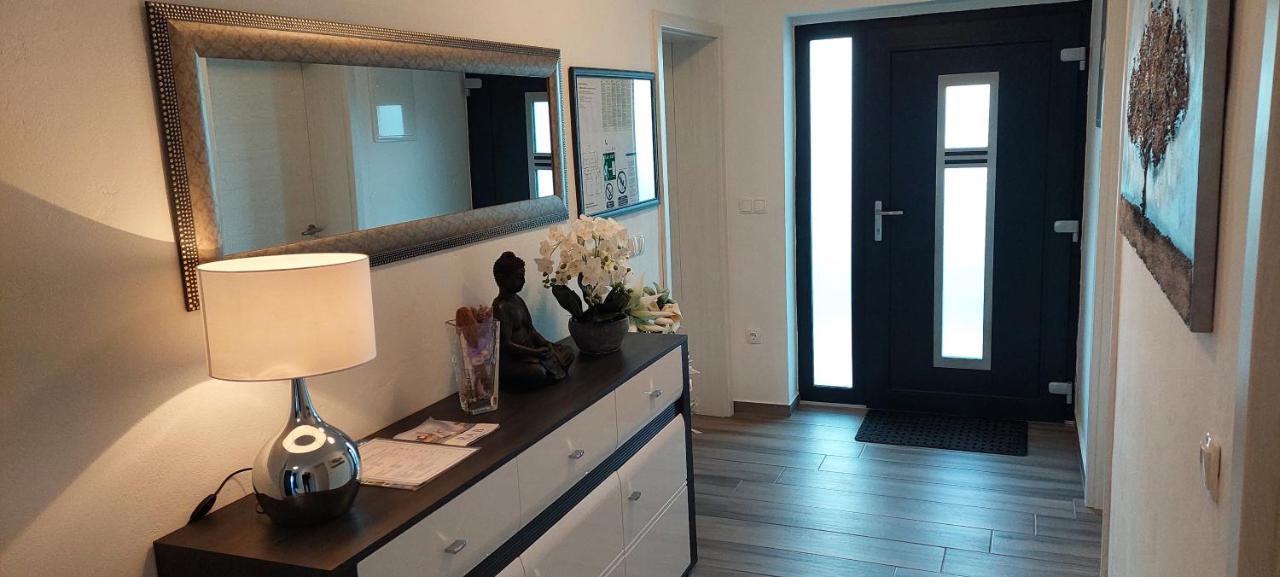 Holiday Apartments Cecilija Supetarska Draga Ngoại thất bức ảnh