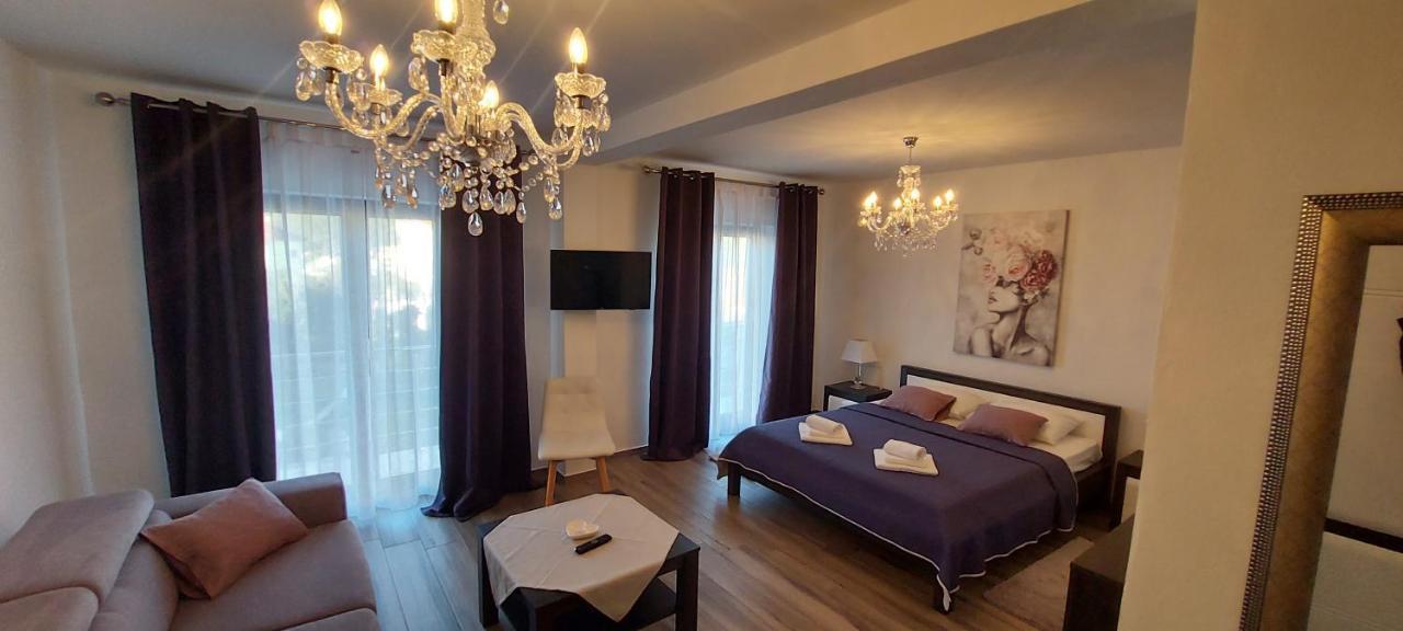 Holiday Apartments Cecilija Supetarska Draga Ngoại thất bức ảnh