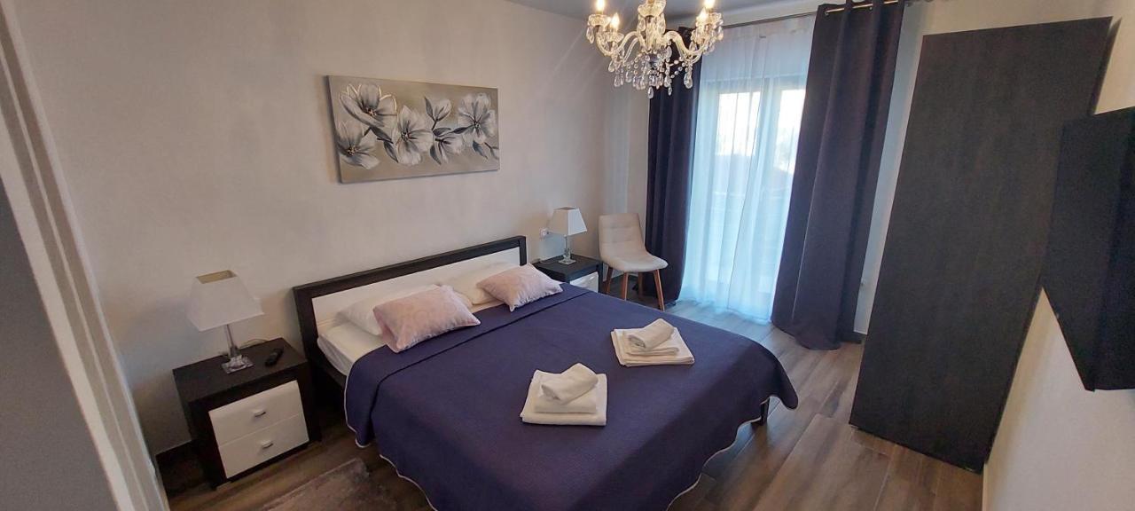 Holiday Apartments Cecilija Supetarska Draga Ngoại thất bức ảnh