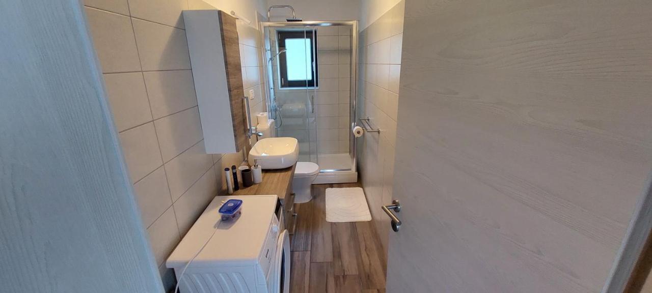 Holiday Apartments Cecilija Supetarska Draga Ngoại thất bức ảnh