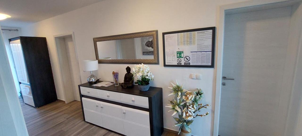 Holiday Apartments Cecilija Supetarska Draga Ngoại thất bức ảnh