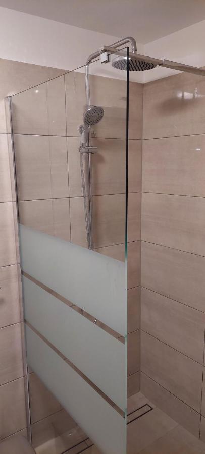 Holiday Apartments Cecilija Supetarska Draga Ngoại thất bức ảnh