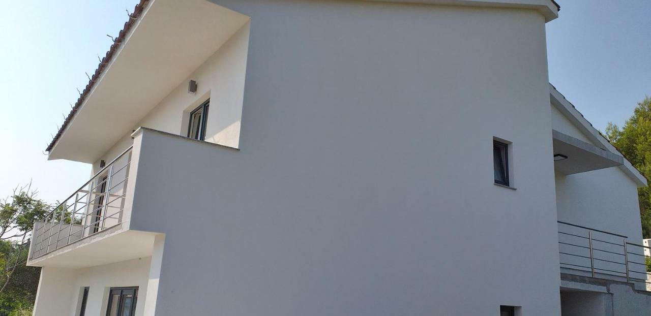 Holiday Apartments Cecilija Supetarska Draga Ngoại thất bức ảnh